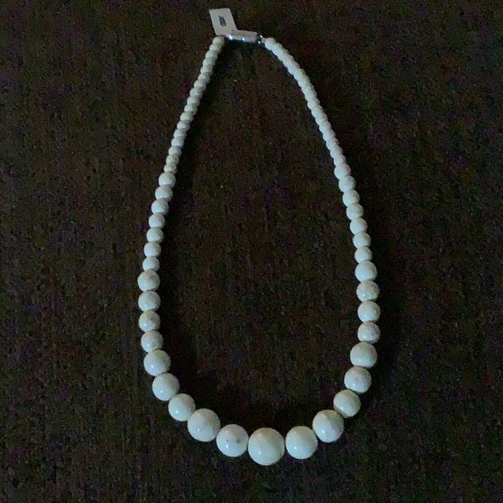 White howlite 20” necklace
